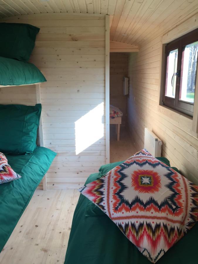 Roulottes Du Chalet Des Pins Rougeou ภายนอก รูปภาพ